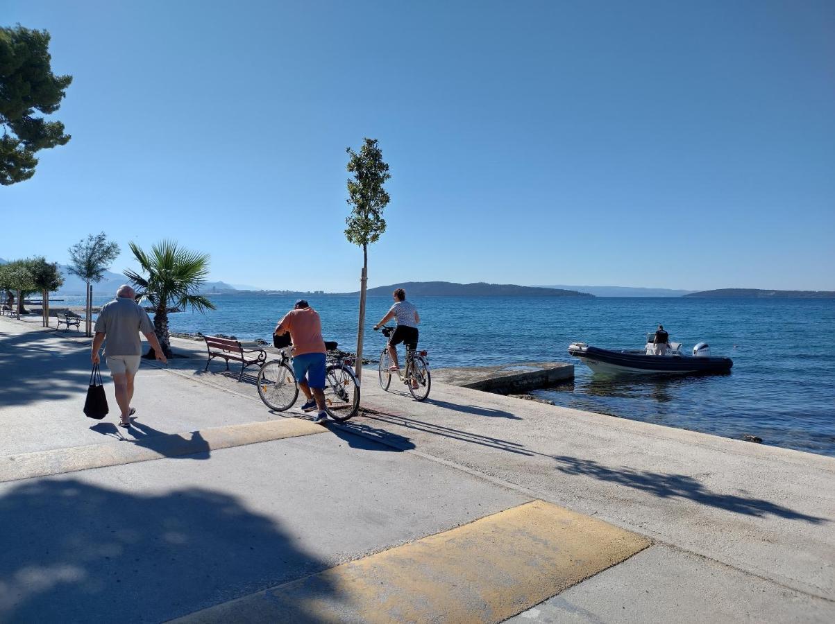 Kaštela Apartman Figaro Pogled Od Milijun Dolara, 2 Tusa, 2 Wc חדר תמונה